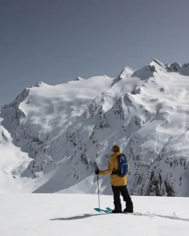 Splitboarder im Gebirge